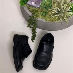 smart fit black faux leather classic Velcro shoes boys toddler 7.5